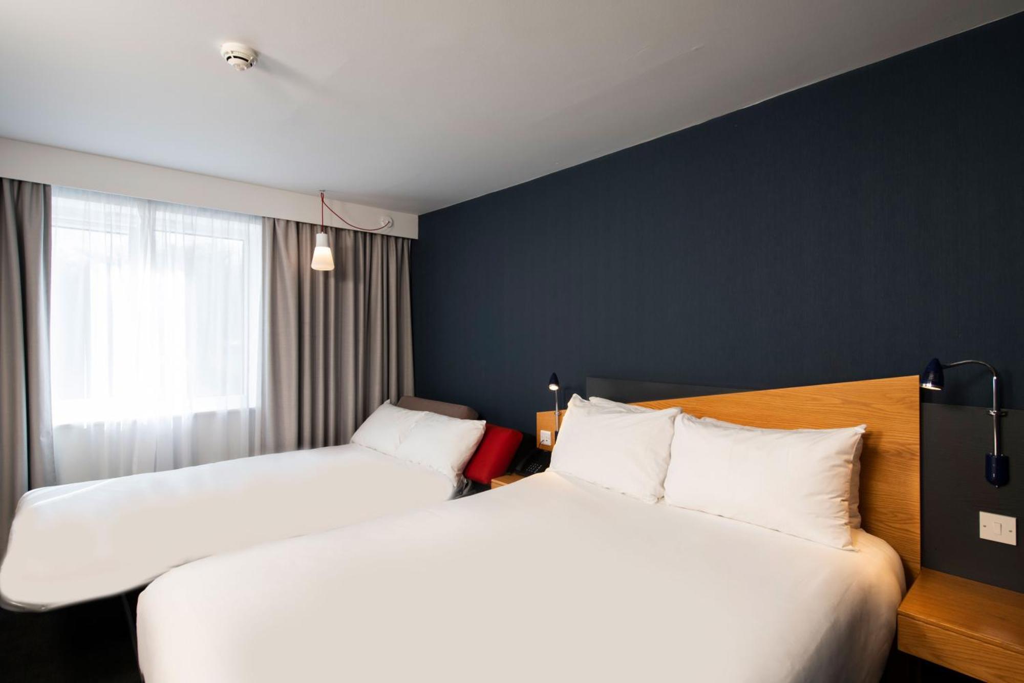 Hotel Express East By Ihg