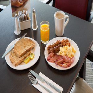 Express East By Ihg Hotel