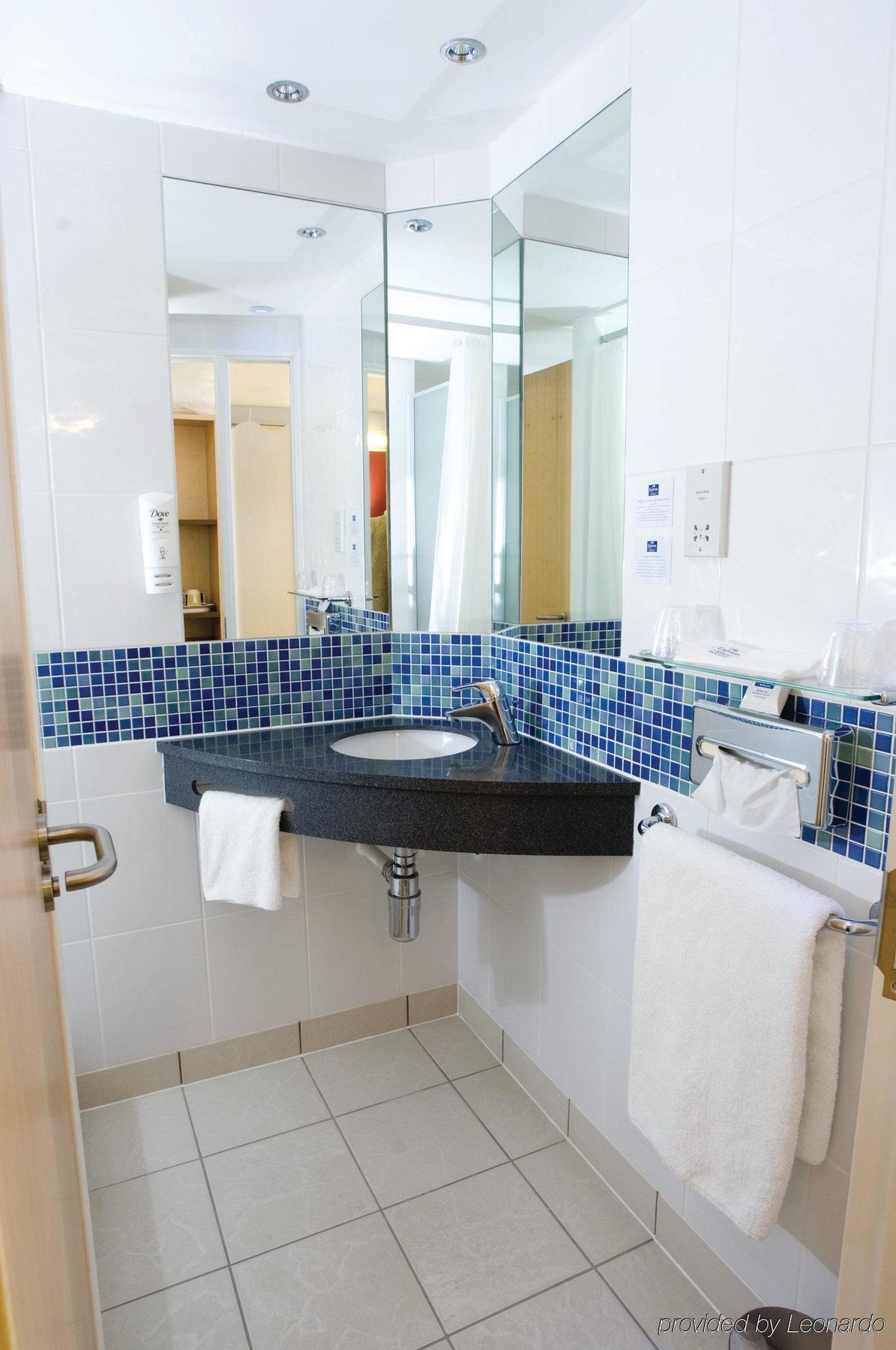 Hotel Express East By Ihg