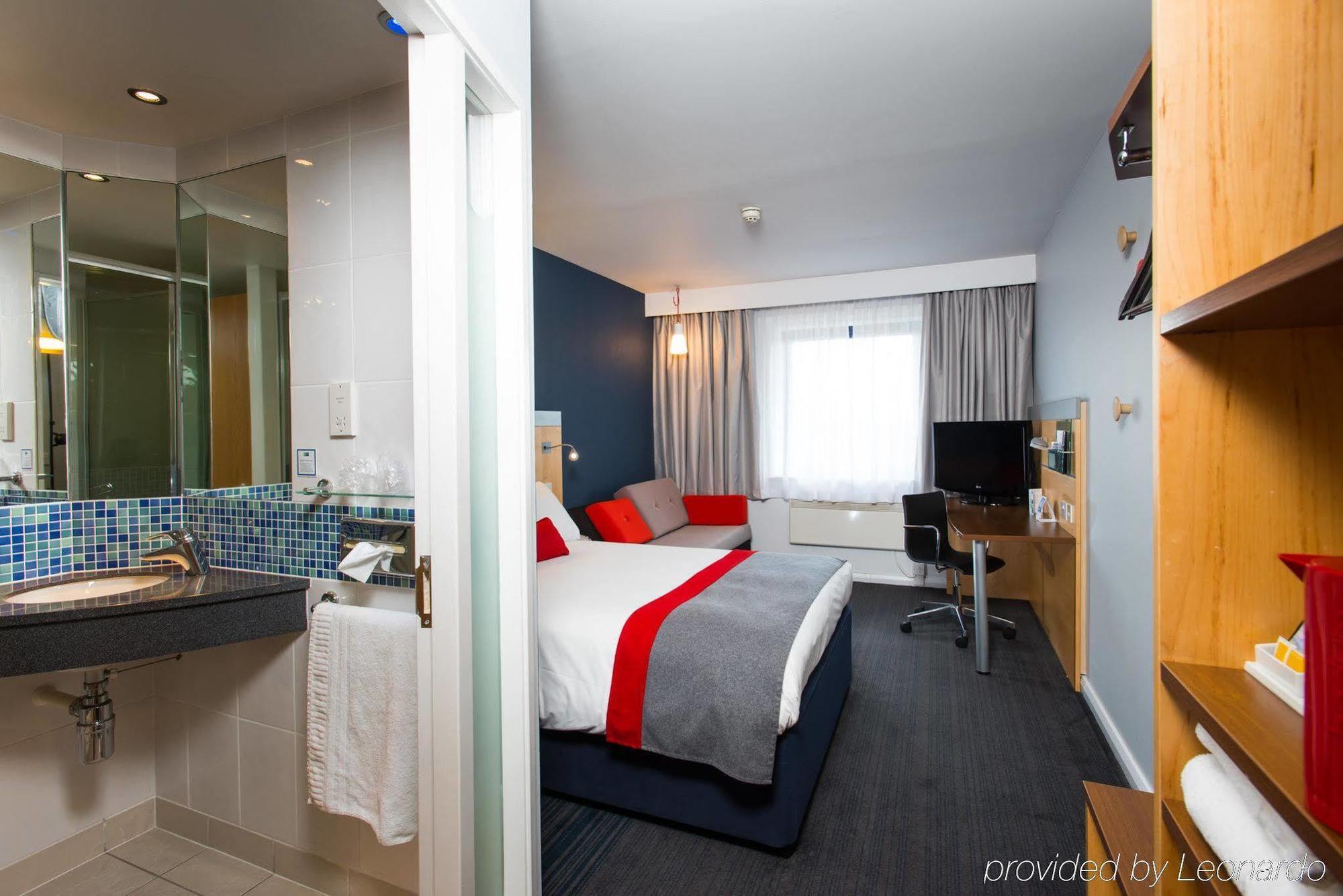 Express East By Ihg Hotel Swansea